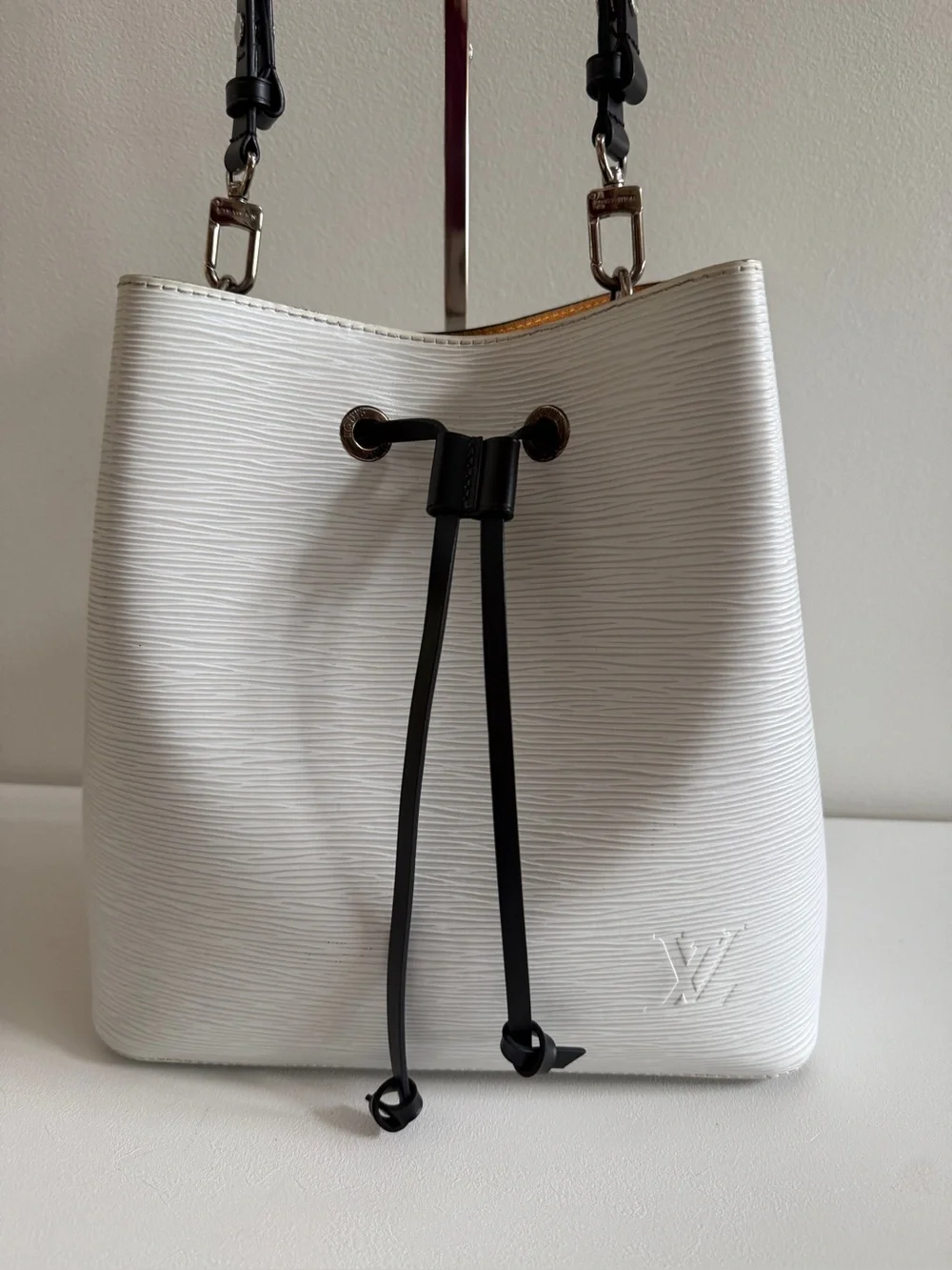 Louis Vuitton great faint